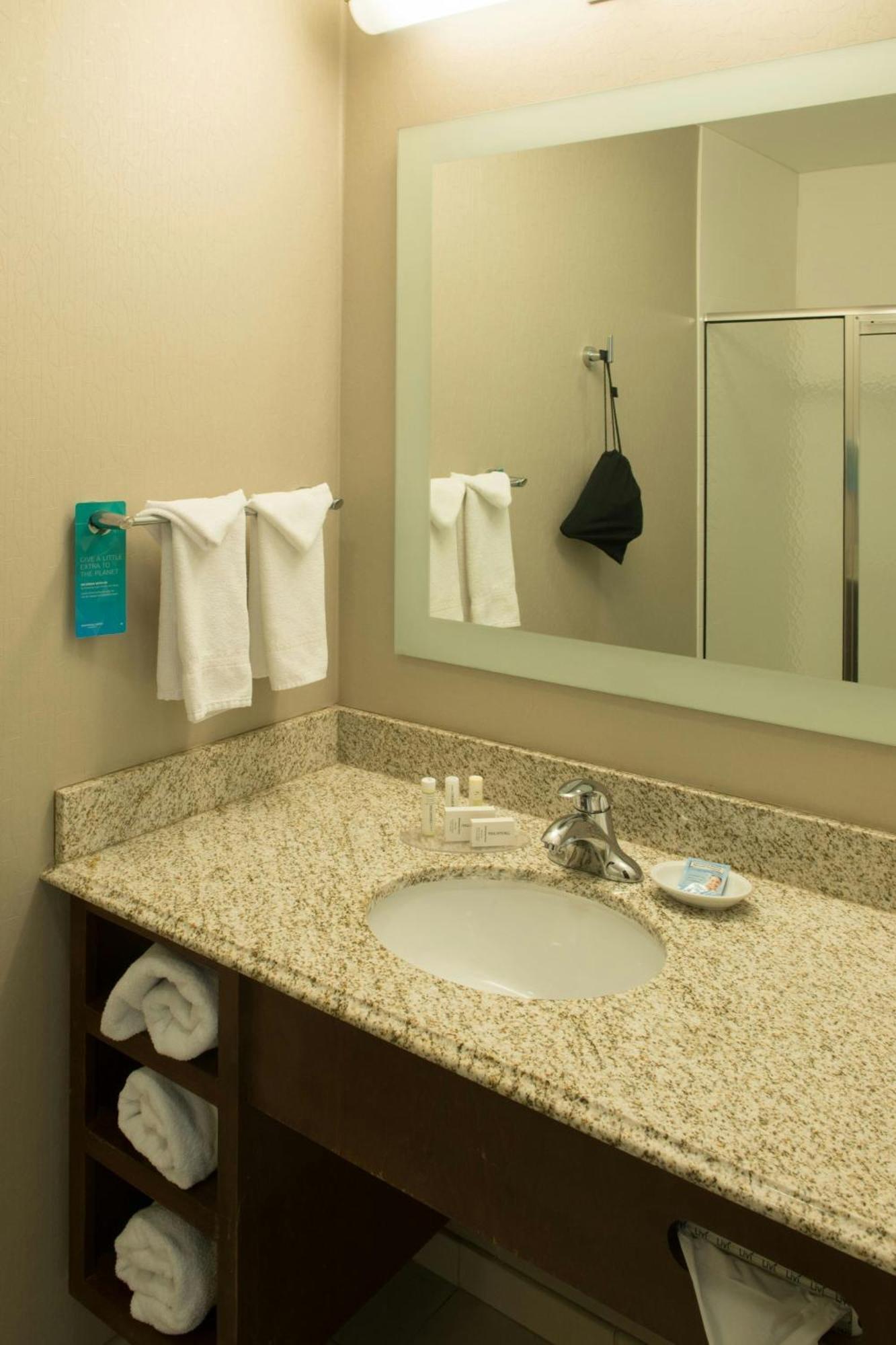 Hotel Springhill By Marriott Logan
