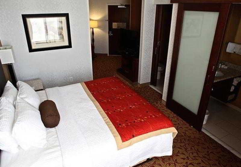 Springhill By Marriott Hotel 3*