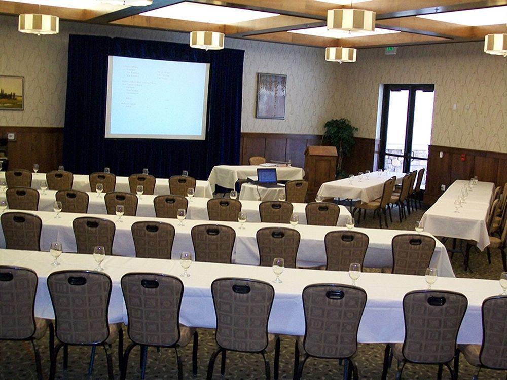 Hotel Springhill By Marriott 3*